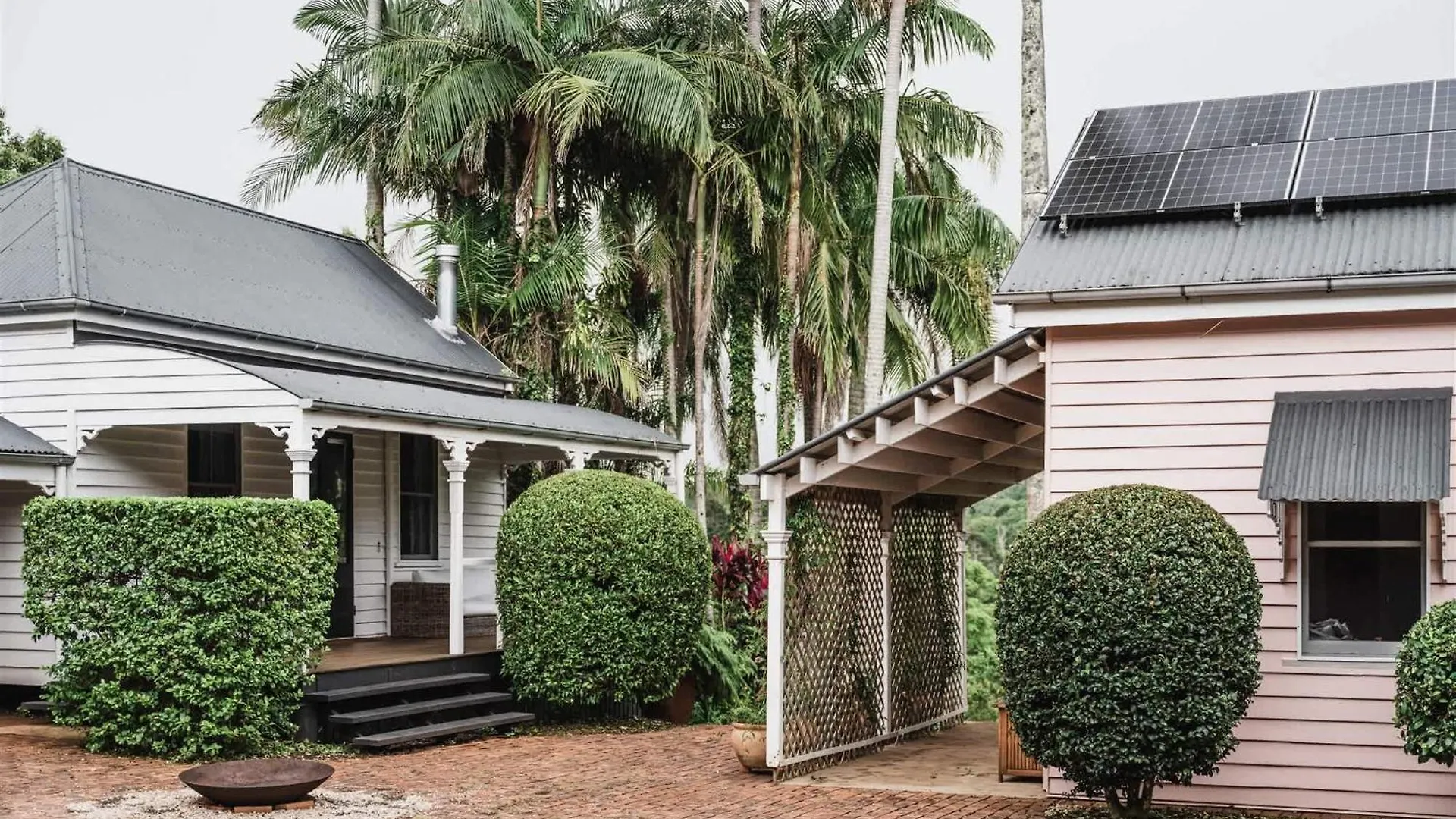Montville Estate - Luxury Hinterland Home & Pool 0*,